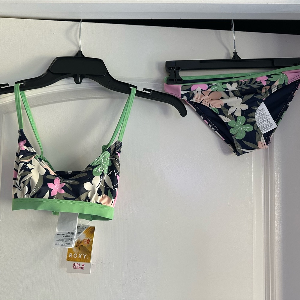 Little girls Roxy size 10 two piece bathing suit new with tags never worn